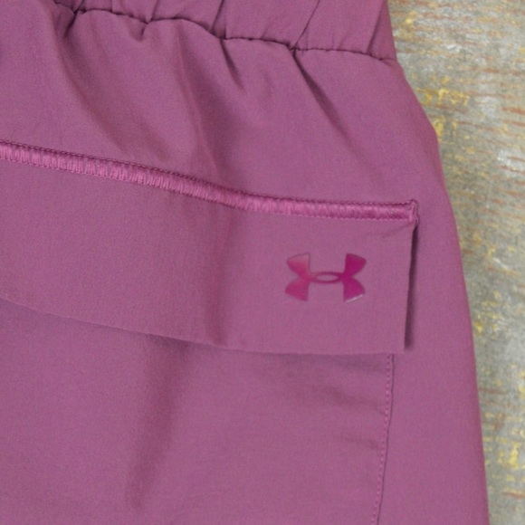 Under Armour Woven Ankle Crop Lightweight Pants, Size Small Magenta 1329473 - Picture 9 of 11